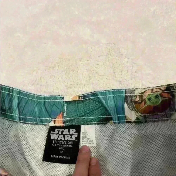 Disney‎ Star Wars Yoda Board Swim Shorts Trunks Men's Size Medium - Picture 3 of 4